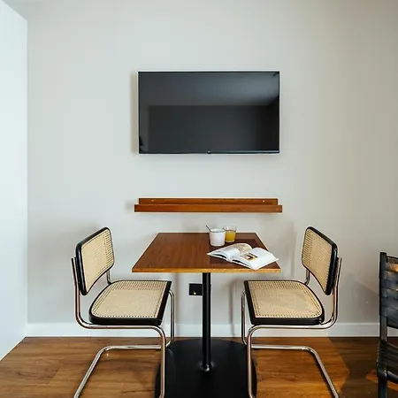2h Living Apartment *