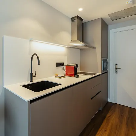 2h Living شقة فندقية 4*