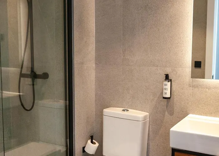 2h Living Apartment *